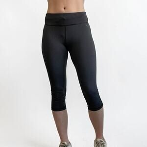 Danskin Now Grey Striped Dri More Active Capri Cropped Leggings